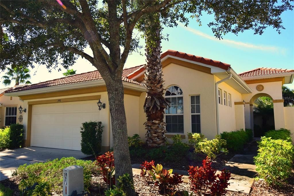 For Rent: $2,500 (3 beds, 2 baths, 1476 Square Feet)