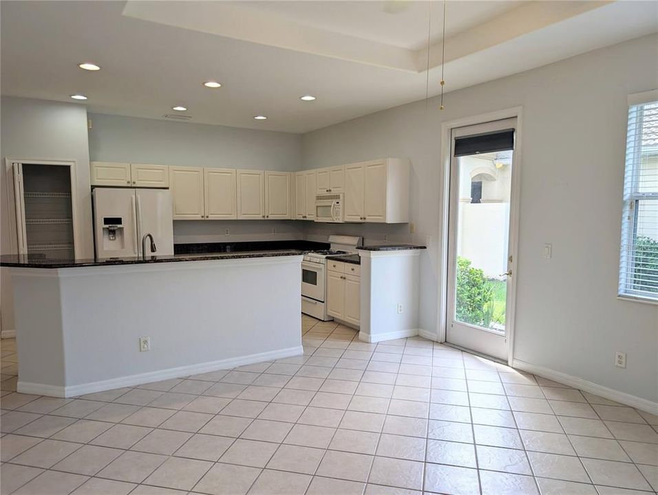 For Rent: $2,500 (3 beds, 2 baths, 1476 Square Feet)