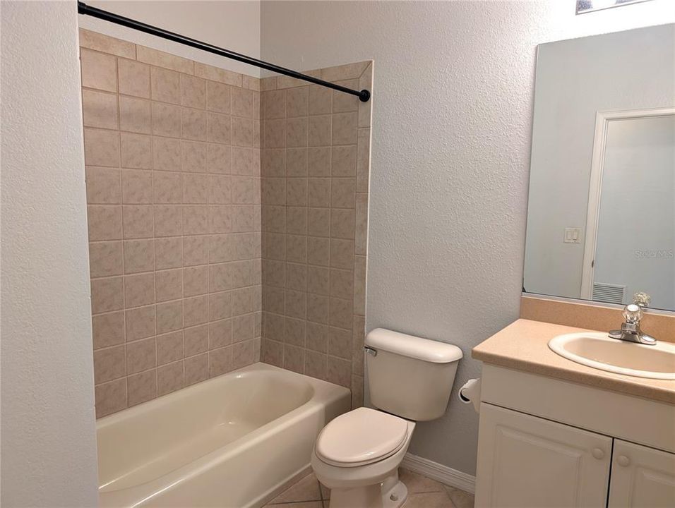 For Rent: $2,500 (3 beds, 2 baths, 1476 Square Feet)