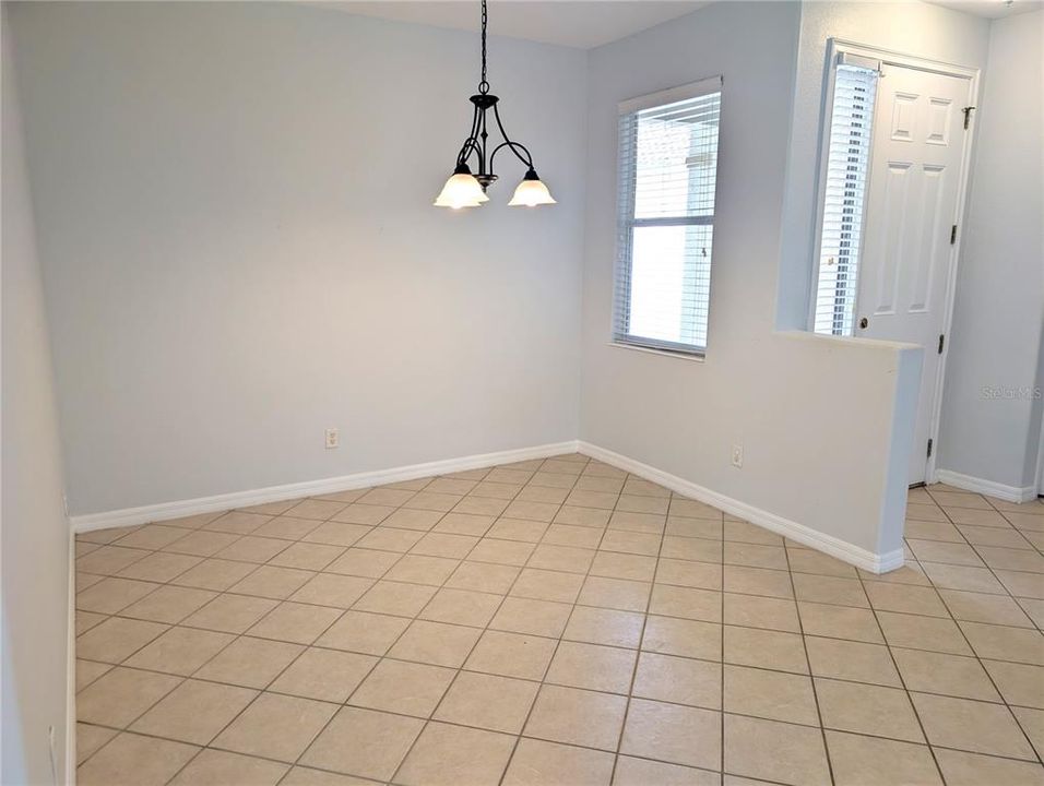 For Rent: $2,500 (3 beds, 2 baths, 1476 Square Feet)