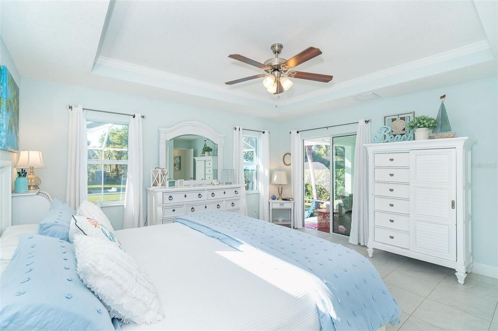 Active With Contract: $479,900 (2 beds, 2 baths, 1017 Square Feet)