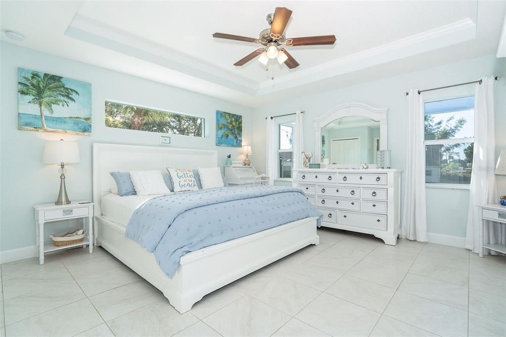 Active With Contract: $479,900 (2 beds, 2 baths, 1017 Square Feet)