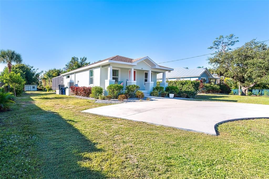 Active With Contract: $479,900 (2 beds, 2 baths, 1017 Square Feet)