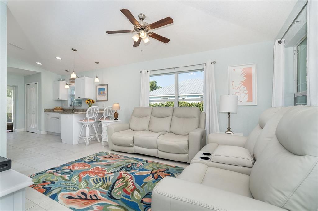 Active With Contract: $479,900 (2 beds, 2 baths, 1017 Square Feet)