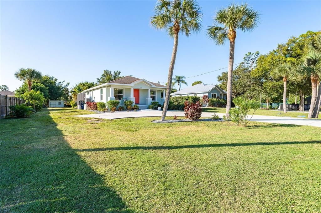 Active With Contract: $479,900 (2 beds, 2 baths, 1017 Square Feet)