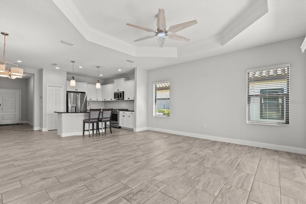 Activo con contrato: $409,900 (2 camas, 2 baños, 1524 Pies cuadrados)