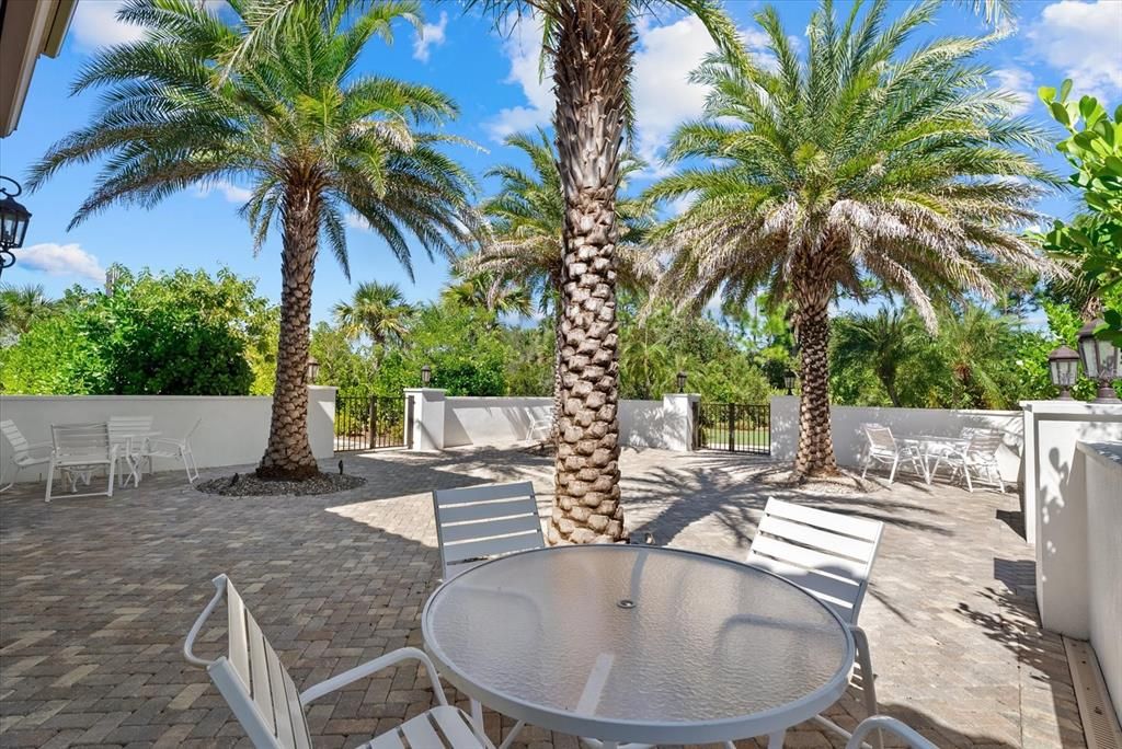 Activo con contrato: $409,900 (2 camas, 2 baños, 1524 Pies cuadrados)