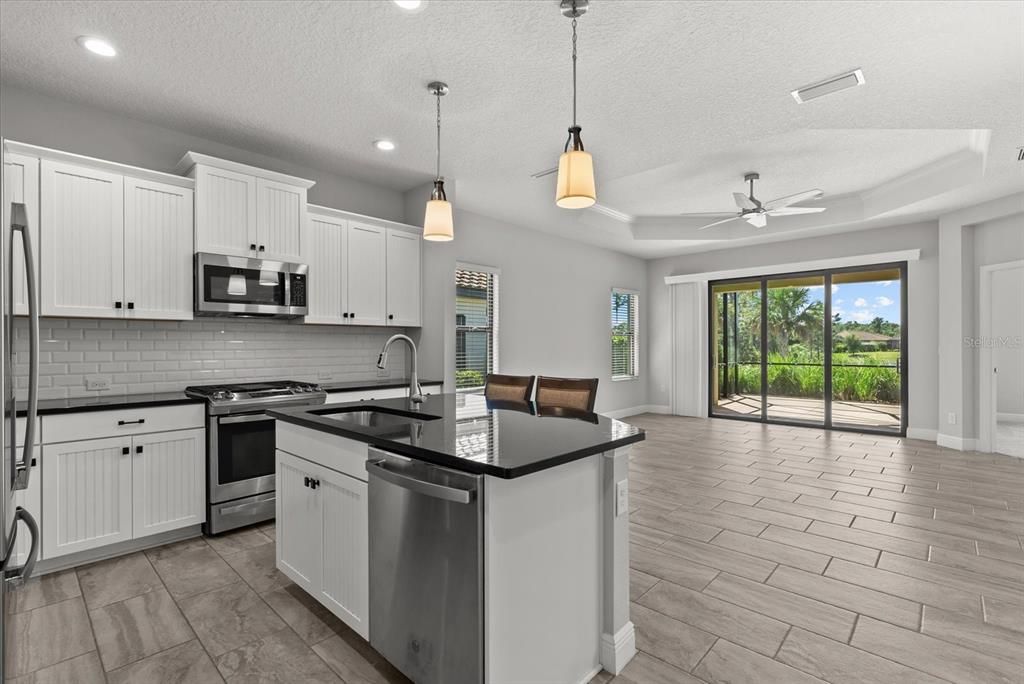 Activo con contrato: $409,900 (2 camas, 2 baños, 1524 Pies cuadrados)