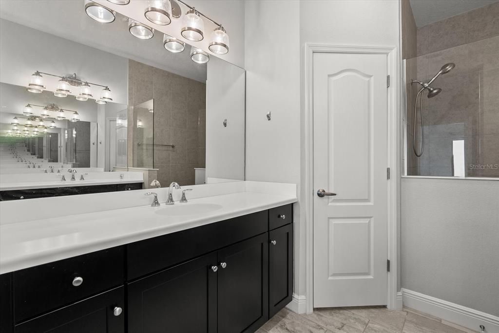 Activo con contrato: $409,900 (2 camas, 2 baños, 1524 Pies cuadrados)