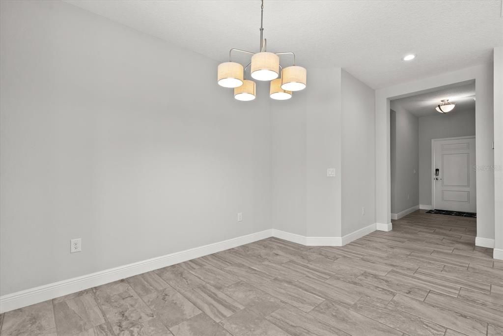 Activo con contrato: $409,900 (2 camas, 2 baños, 1524 Pies cuadrados)