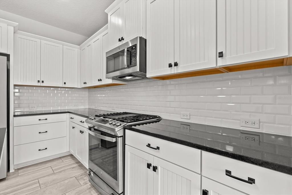 Activo con contrato: $409,900 (2 camas, 2 baños, 1524 Pies cuadrados)