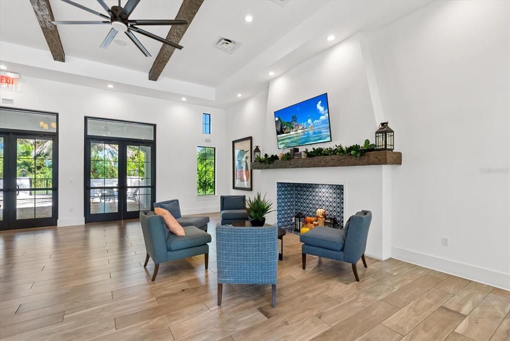 Activo con contrato: $409,900 (2 camas, 2 baños, 1524 Pies cuadrados)