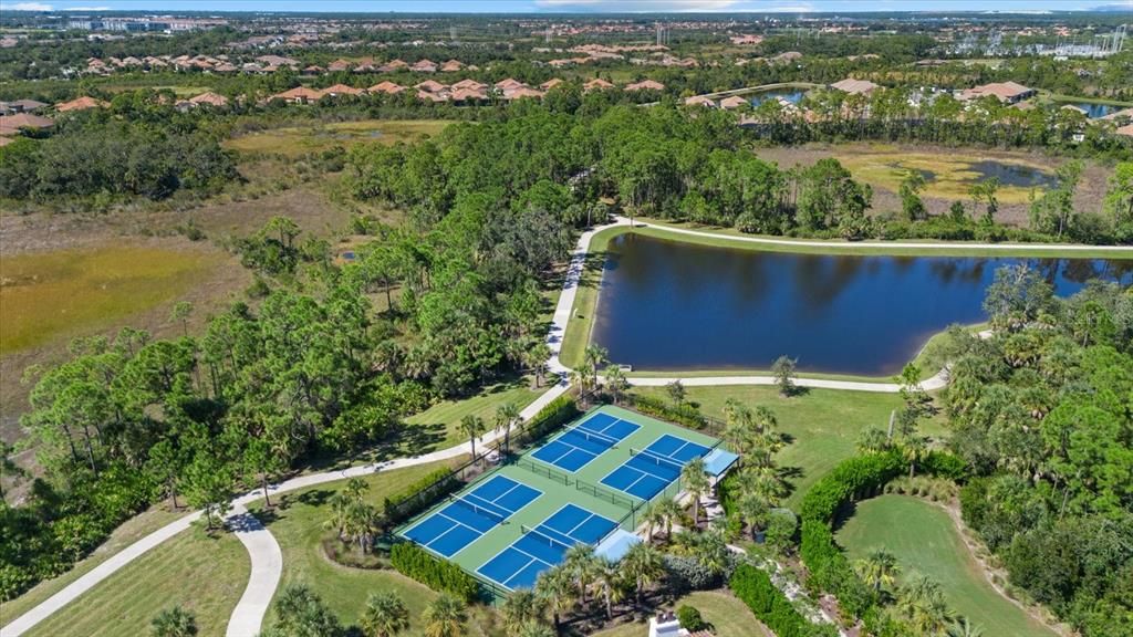 Activo con contrato: $409,900 (2 camas, 2 baños, 1524 Pies cuadrados)