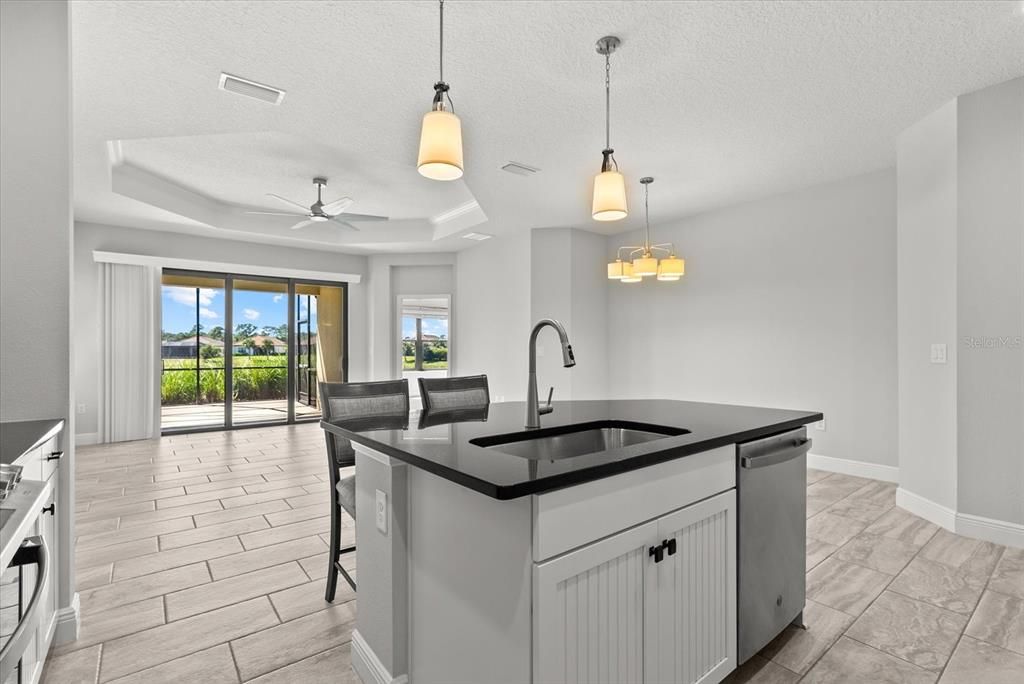 Activo con contrato: $409,900 (2 camas, 2 baños, 1524 Pies cuadrados)