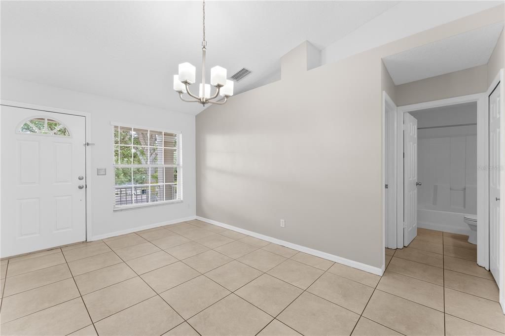 For Rent: $1,800 (2 beds, 2 baths, 924 Square Feet)