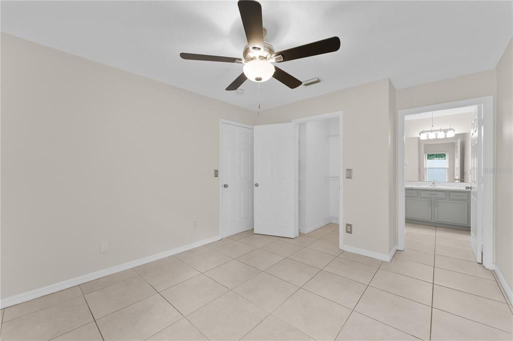 For Rent: $1,800 (2 beds, 2 baths, 924 Square Feet)