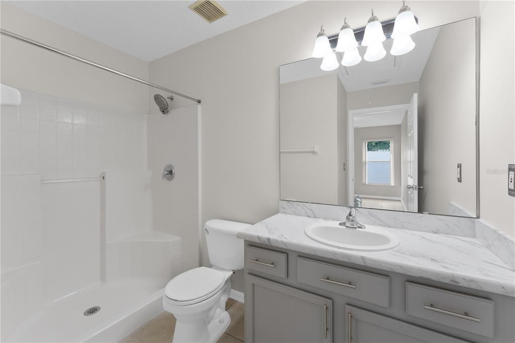 For Rent: $1,800 (2 beds, 2 baths, 924 Square Feet)