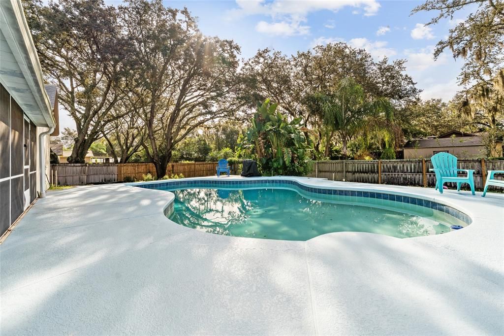 合同活跃: $425,000 (3 贝兹, 2 浴室, 1462 平方英尺)