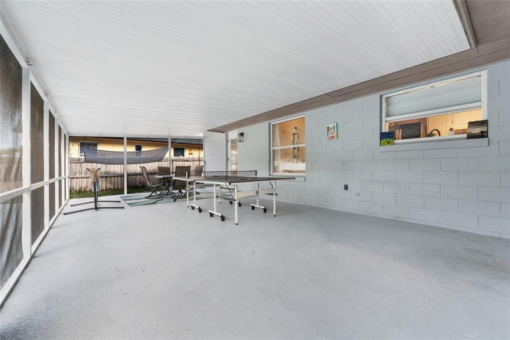 合同活跃: $425,000 (3 贝兹, 2 浴室, 1462 平方英尺)