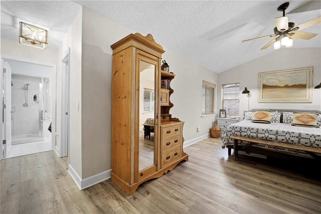 For Sale: $550,000 (3 beds, 2 baths, 2110 Square Feet)