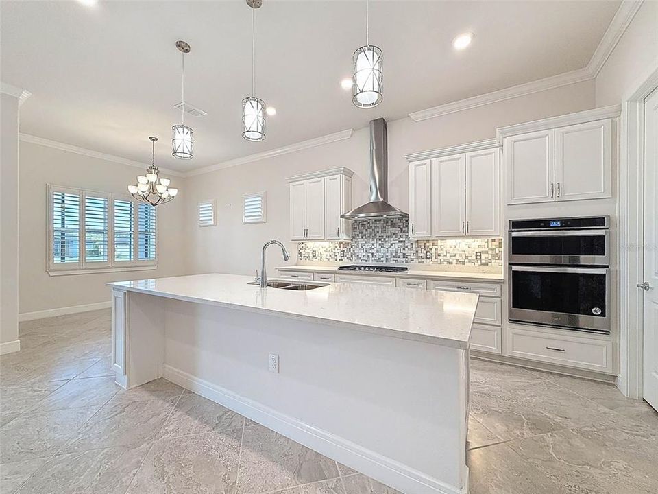 For Sale: $550,000 (3 beds, 2 baths, 2114 Square Feet)