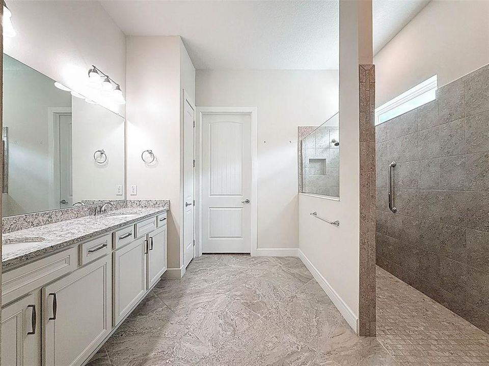 For Sale: $550,000 (3 beds, 2 baths, 2114 Square Feet)