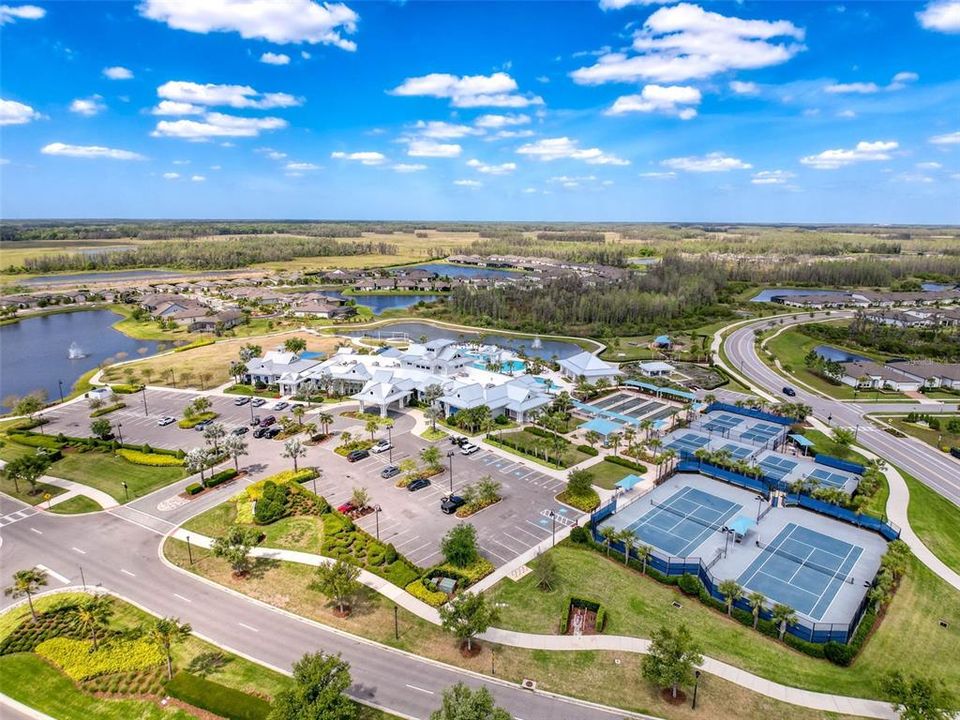 For Sale: $550,000 (3 beds, 2 baths, 2114 Square Feet)