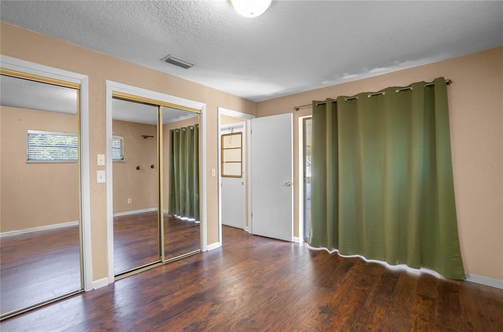 For Sale: $335,000 (4 beds, 3 baths, 2203 Square Feet)