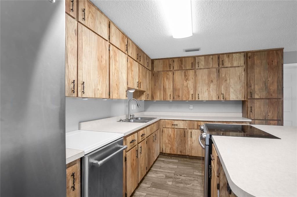 For Sale: $335,000 (4 beds, 3 baths, 2203 Square Feet)