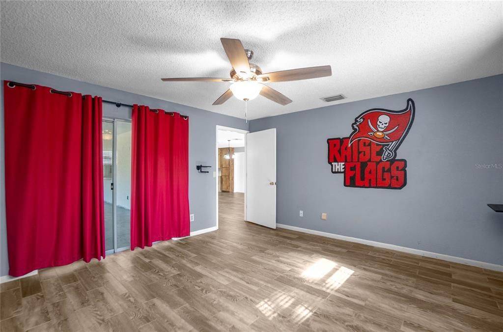 For Sale: $335,000 (4 beds, 3 baths, 2203 Square Feet)