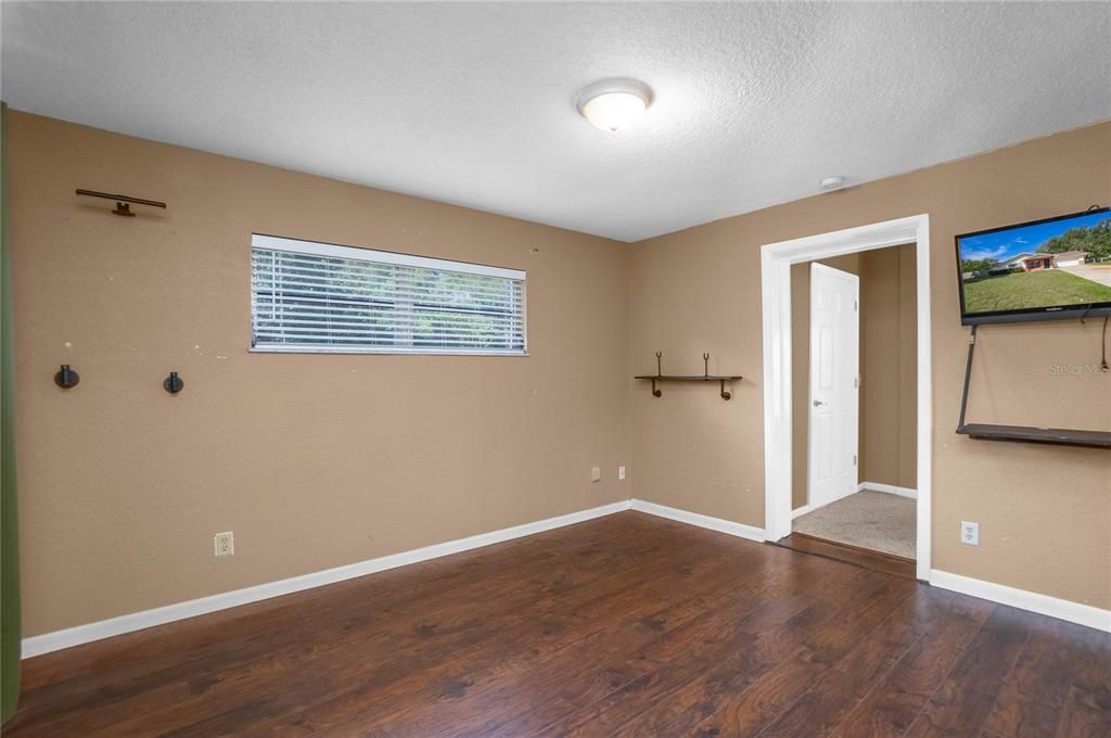 For Sale: $335,000 (4 beds, 3 baths, 2203 Square Feet)