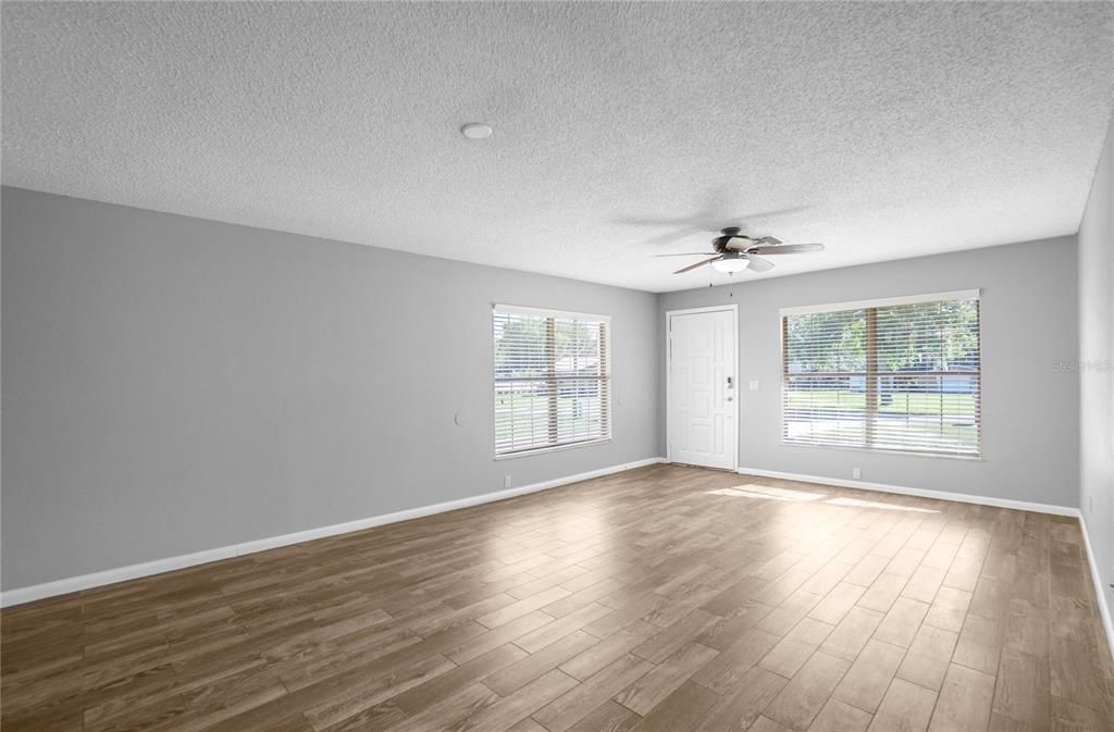 For Sale: $335,000 (4 beds, 3 baths, 2203 Square Feet)