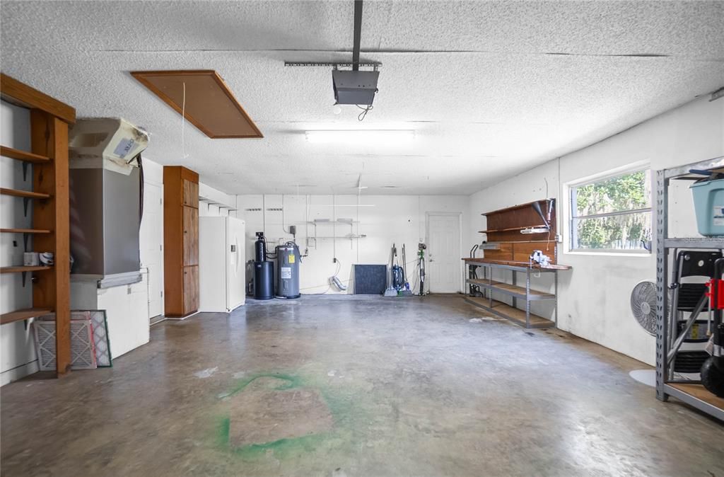 For Sale: $335,000 (4 beds, 3 baths, 2203 Square Feet)