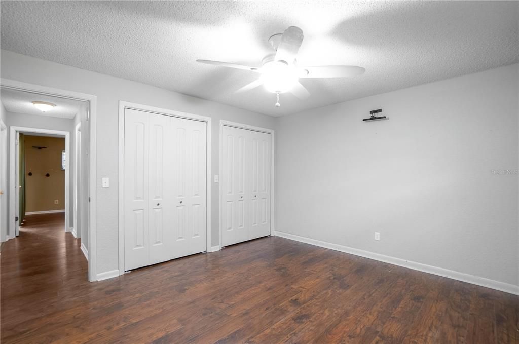 For Sale: $335,000 (4 beds, 3 baths, 2203 Square Feet)