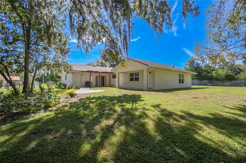 For Sale: $335,000 (4 beds, 3 baths, 2203 Square Feet)