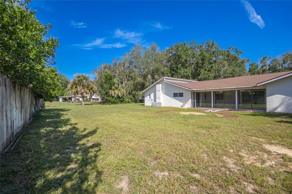 For Sale: $335,000 (4 beds, 3 baths, 2203 Square Feet)