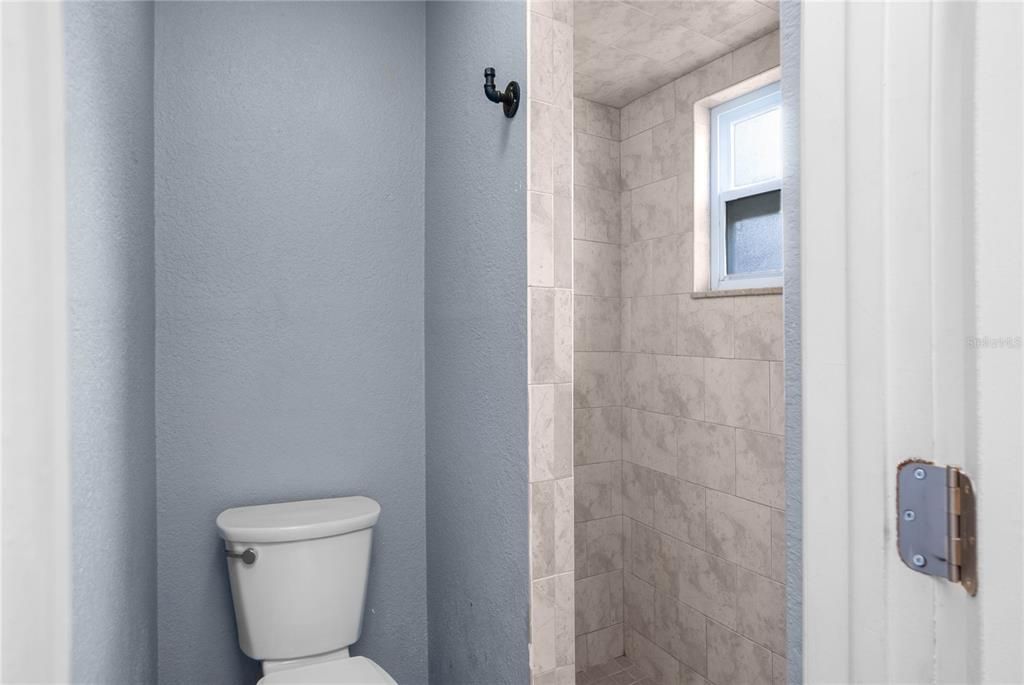 For Sale: $335,000 (4 beds, 3 baths, 2203 Square Feet)