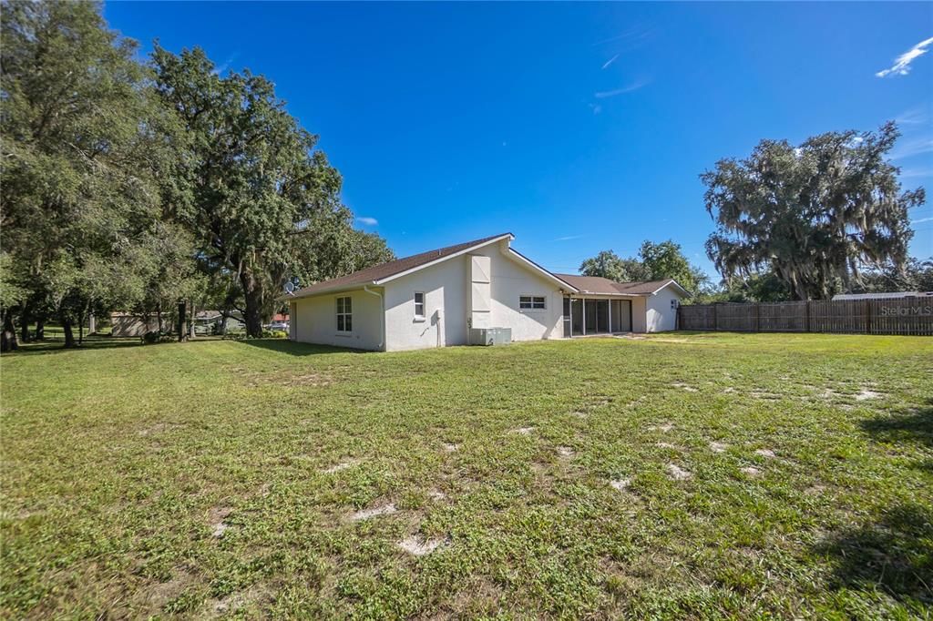 For Sale: $335,000 (4 beds, 3 baths, 2203 Square Feet)