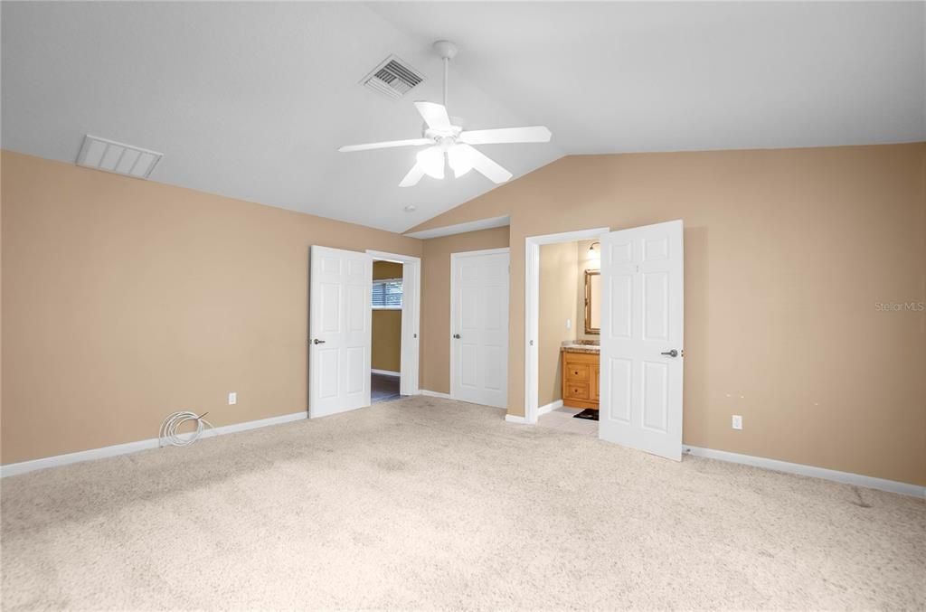 For Sale: $335,000 (4 beds, 3 baths, 2203 Square Feet)