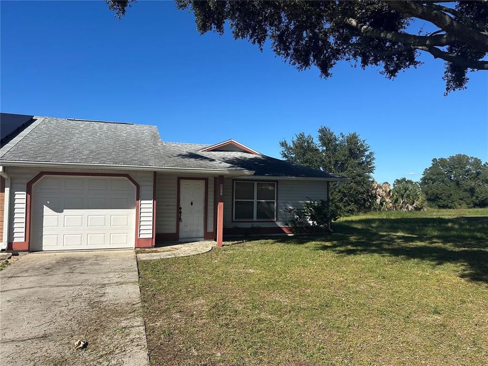 Recently Sold: $169,000 (2 beds, 2 baths, 903 Square Feet)