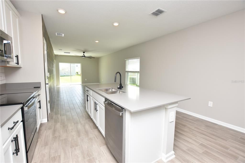 En Renta: $1,799 (3 camas, 2 baños, 1516 Pies cuadrados)