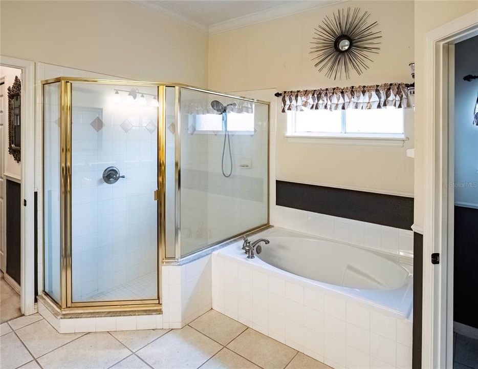 En Venta: $674,900 (4 camas, 3 baños, 3028 Pies cuadrados)