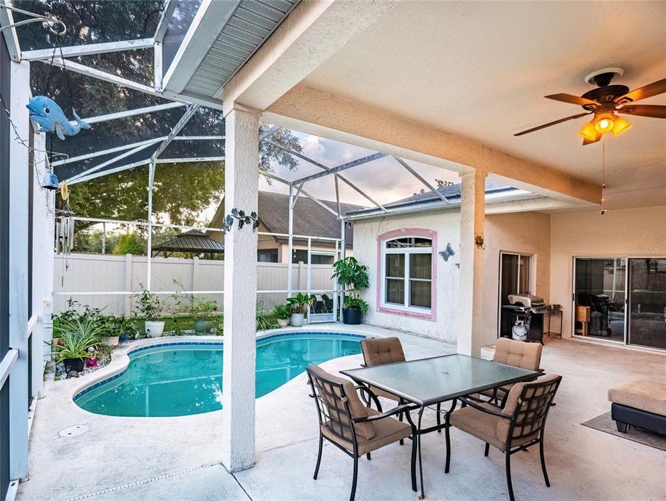 En Venta: $674,900 (4 camas, 3 baños, 3028 Pies cuadrados)