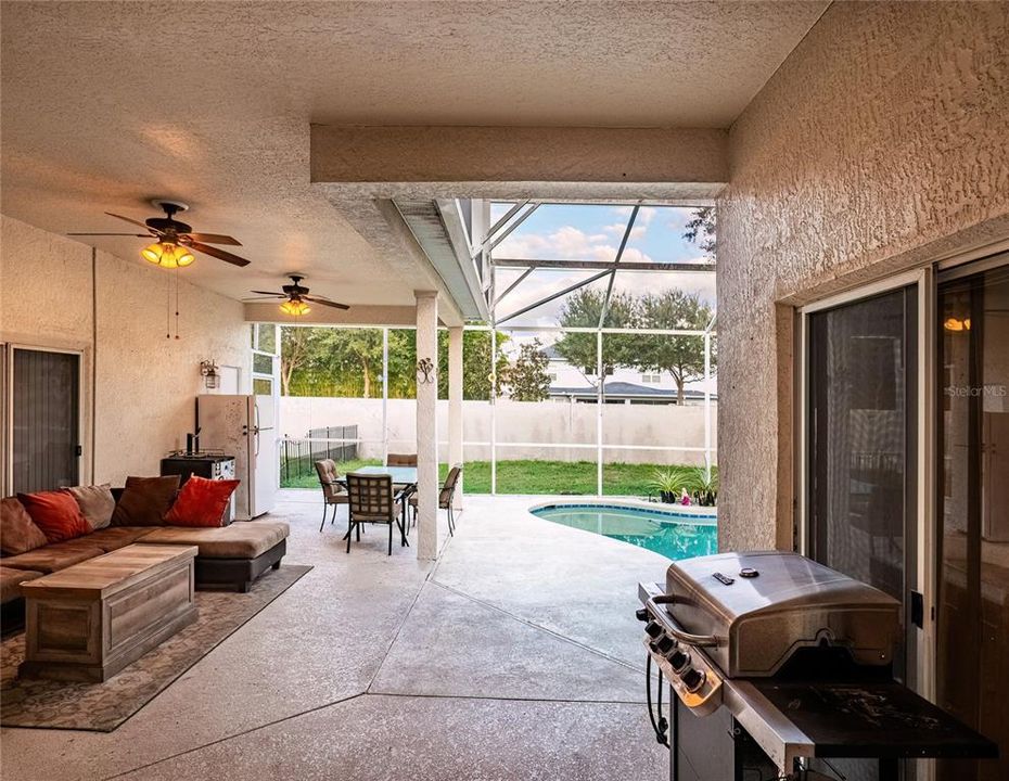 En Venta: $674,900 (4 camas, 3 baños, 3028 Pies cuadrados)