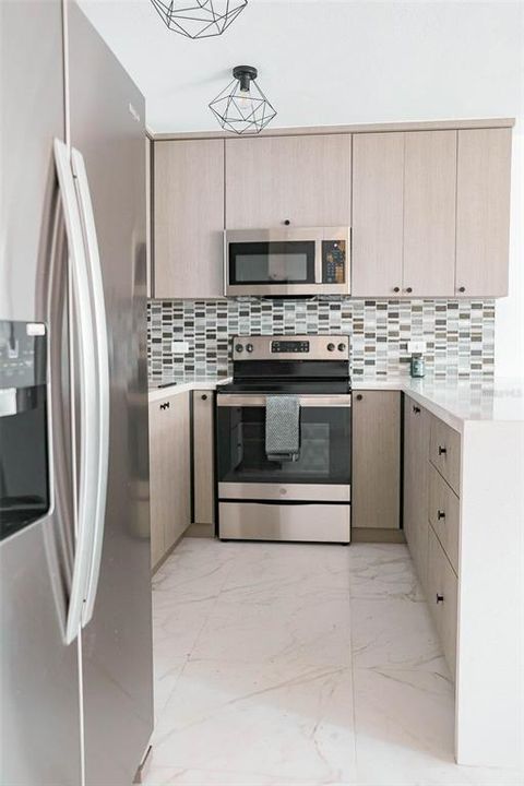 出租: $3,000 (3 贝兹, 2 浴室, 1150 平方英尺)