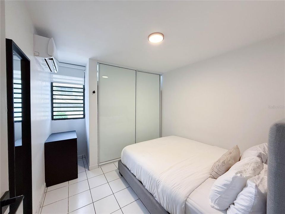 出租: $3,000 (3 贝兹, 2 浴室, 1150 平方英尺)