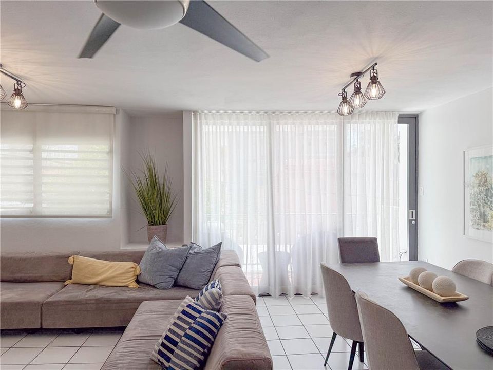 出租: $3,000 (3 贝兹, 2 浴室, 1150 平方英尺)