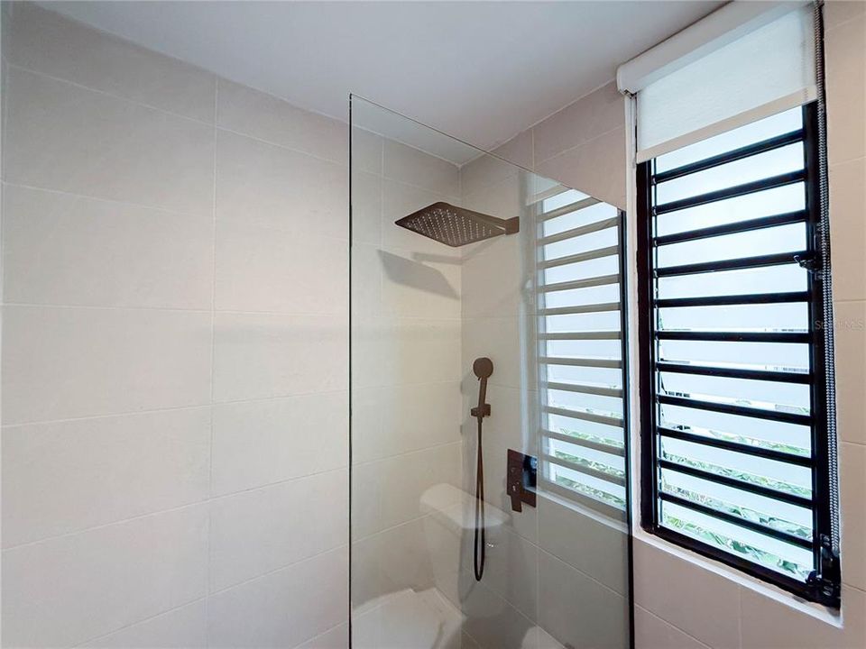 出租: $3,000 (3 贝兹, 2 浴室, 1150 平方英尺)