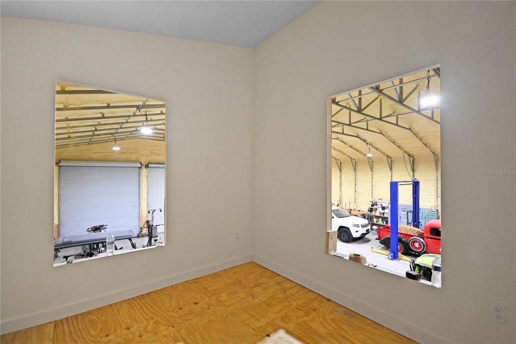 For Sale: $825,000 (1 beds, 1 baths, 1000 Square Feet)