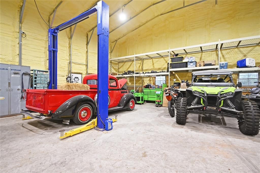 For Sale: $825,000 (1 beds, 1 baths, 1000 Square Feet)